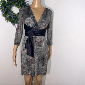 BCBG,SP, deepV faux wrap pleated belted 3/4 sleeves botanical print stretch mini